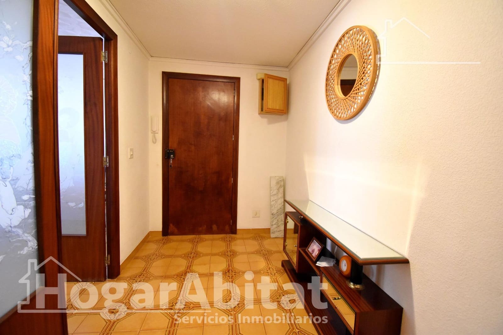 4 bedroom Flat for sale in Piles with garage - € 115,000 (Ref: 9787800)