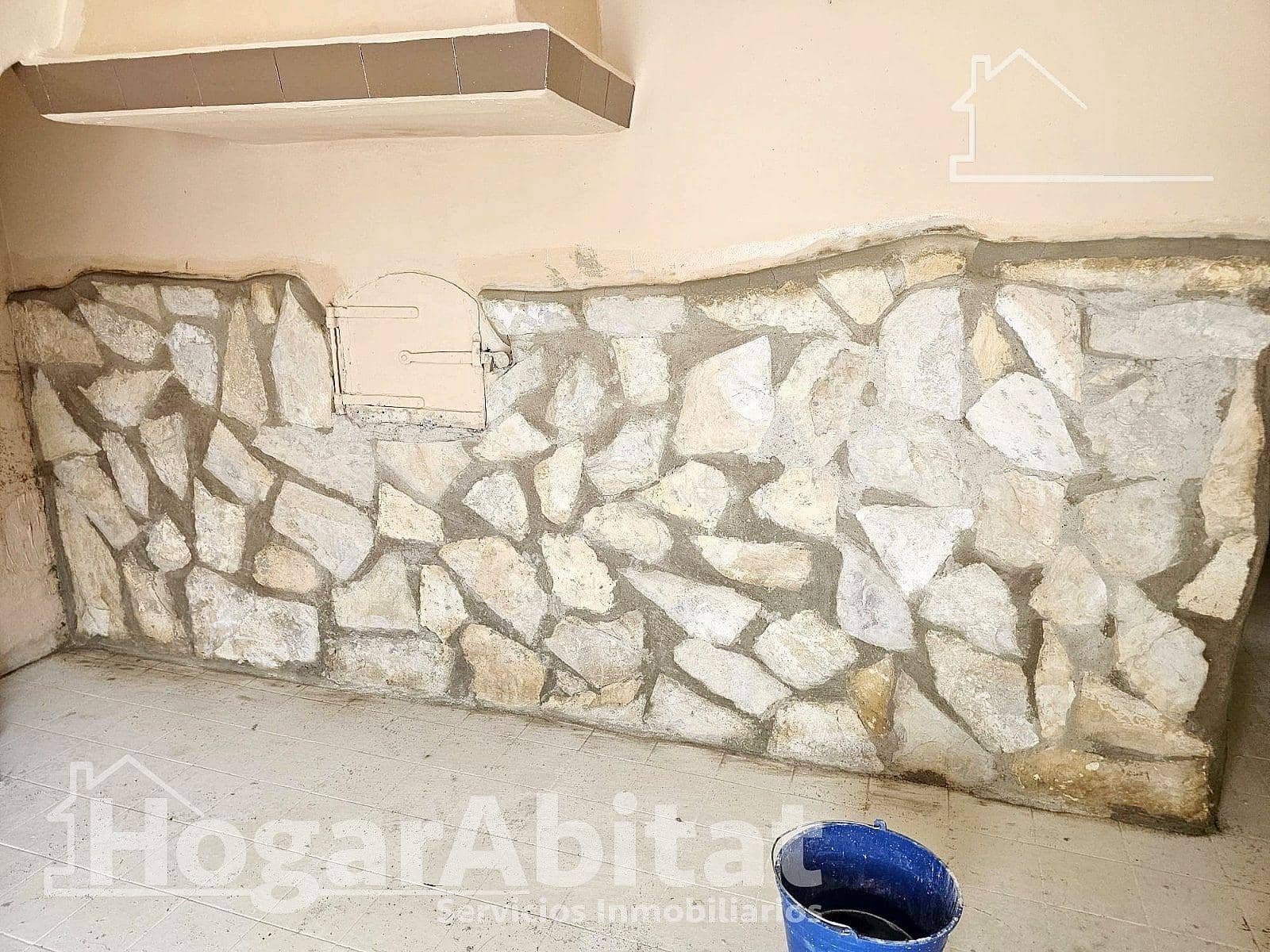 5 bedroom Townhouse for sale in Venta del Moro - € 95,000 (Ref: 9787806)