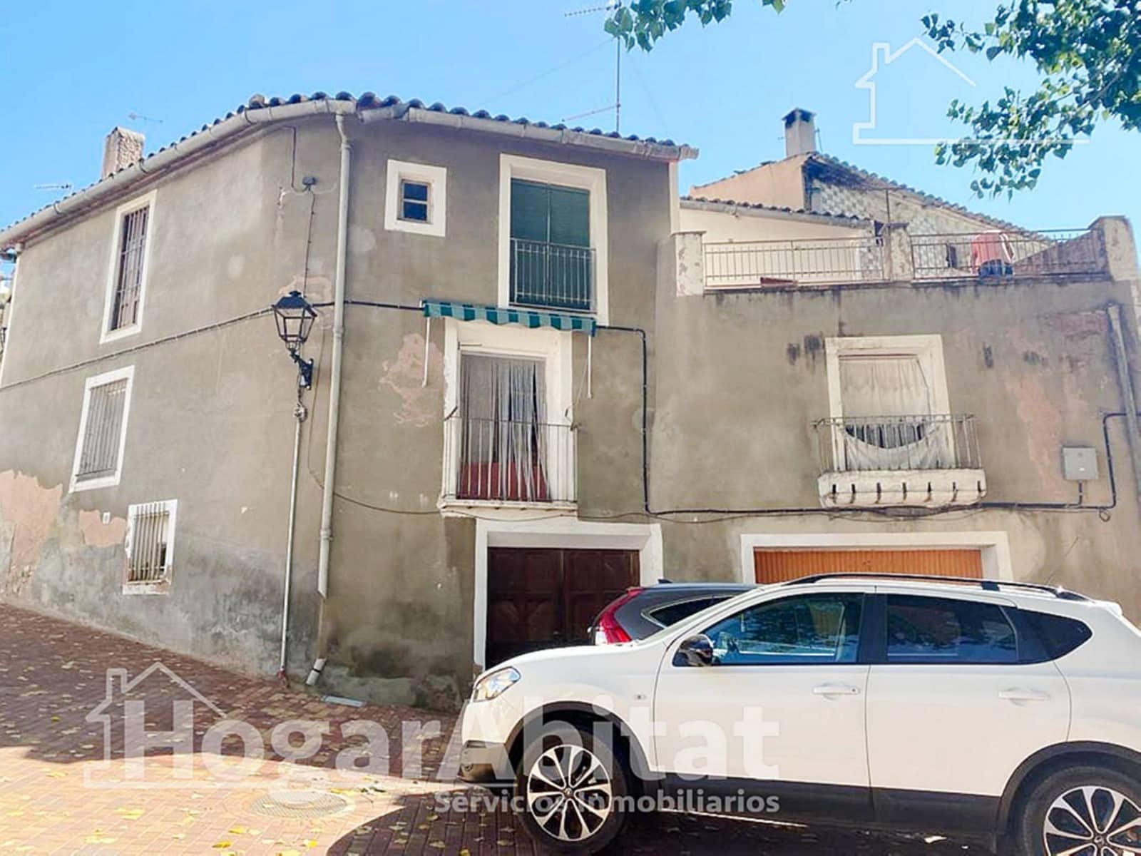 8 bedroom Townhouse for sale in Pavias - € 120,000 (Ref: 9787809)