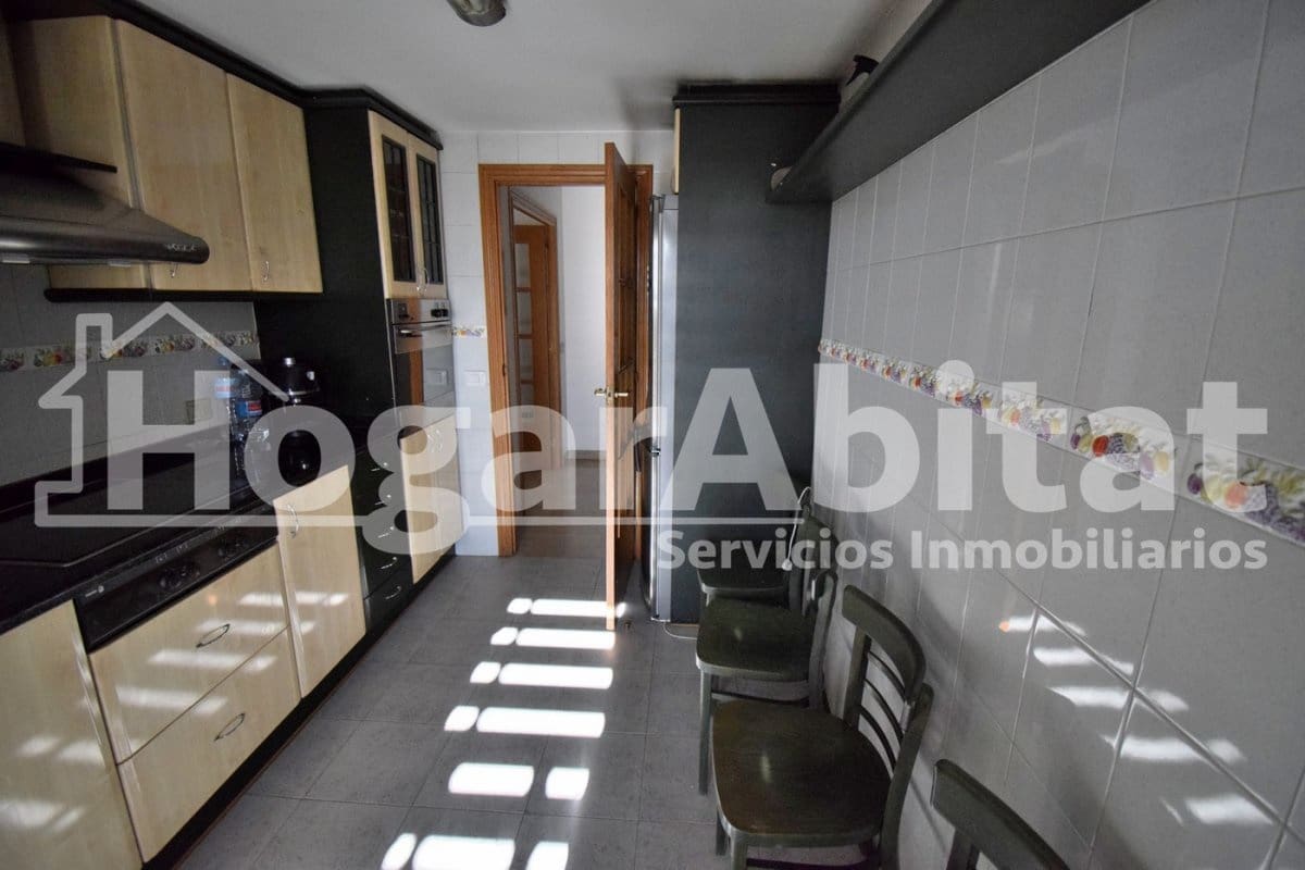 3 sovrum Lägenhet till salu i Castello de la Plana med garage - 330 000 € (Ref: 9788442)