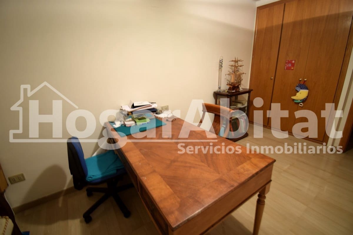 3 sovrum Lägenhet till salu i Castello de la Plana med garage - 330 000 € (Ref: 9788442)