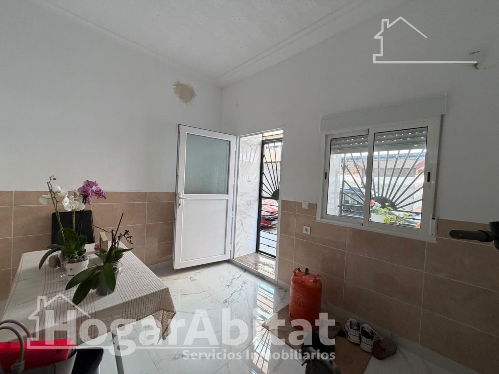 4 bedroom Flat for sale in Sagunto / Sagunt - € 125,000 (Ref: 9788448)