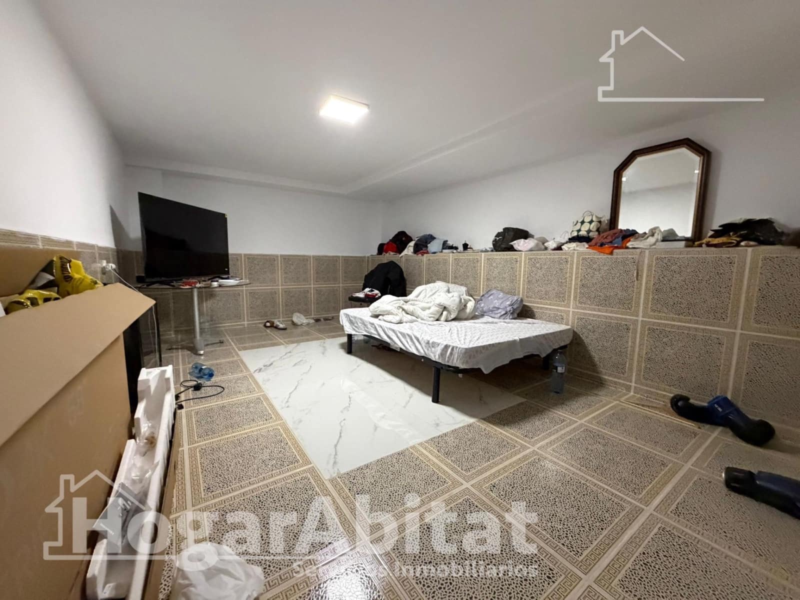 4 bedroom Flat for sale in Sagunto / Sagunt - € 125,000 (Ref: 9788448)
