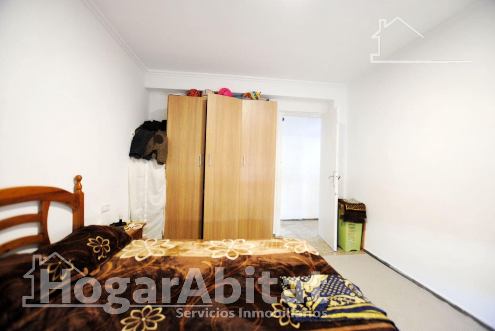 4 bedroom Flat for sale in Gandia - € 115,000 (Ref: 9788453)