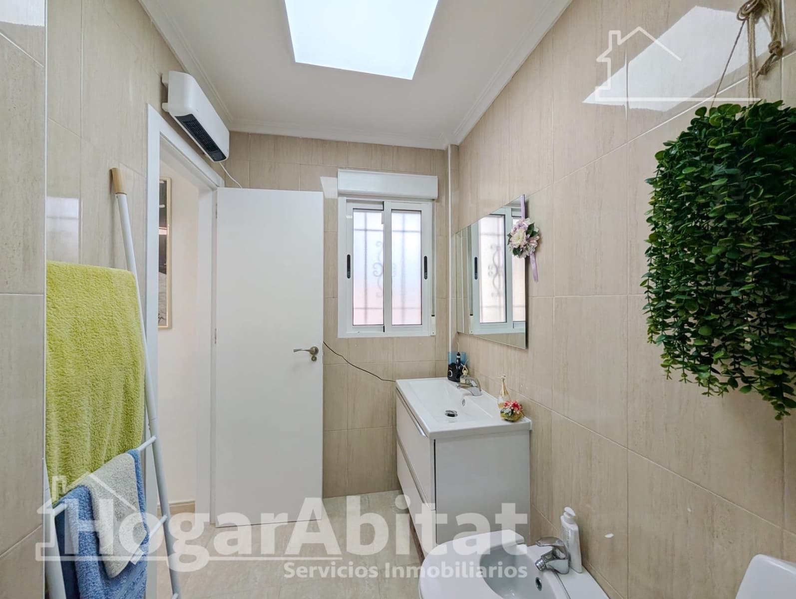 3 bedroom Flat for sale in Arenales del Sol with pool garage - € 349,000 (Ref: 9788454)