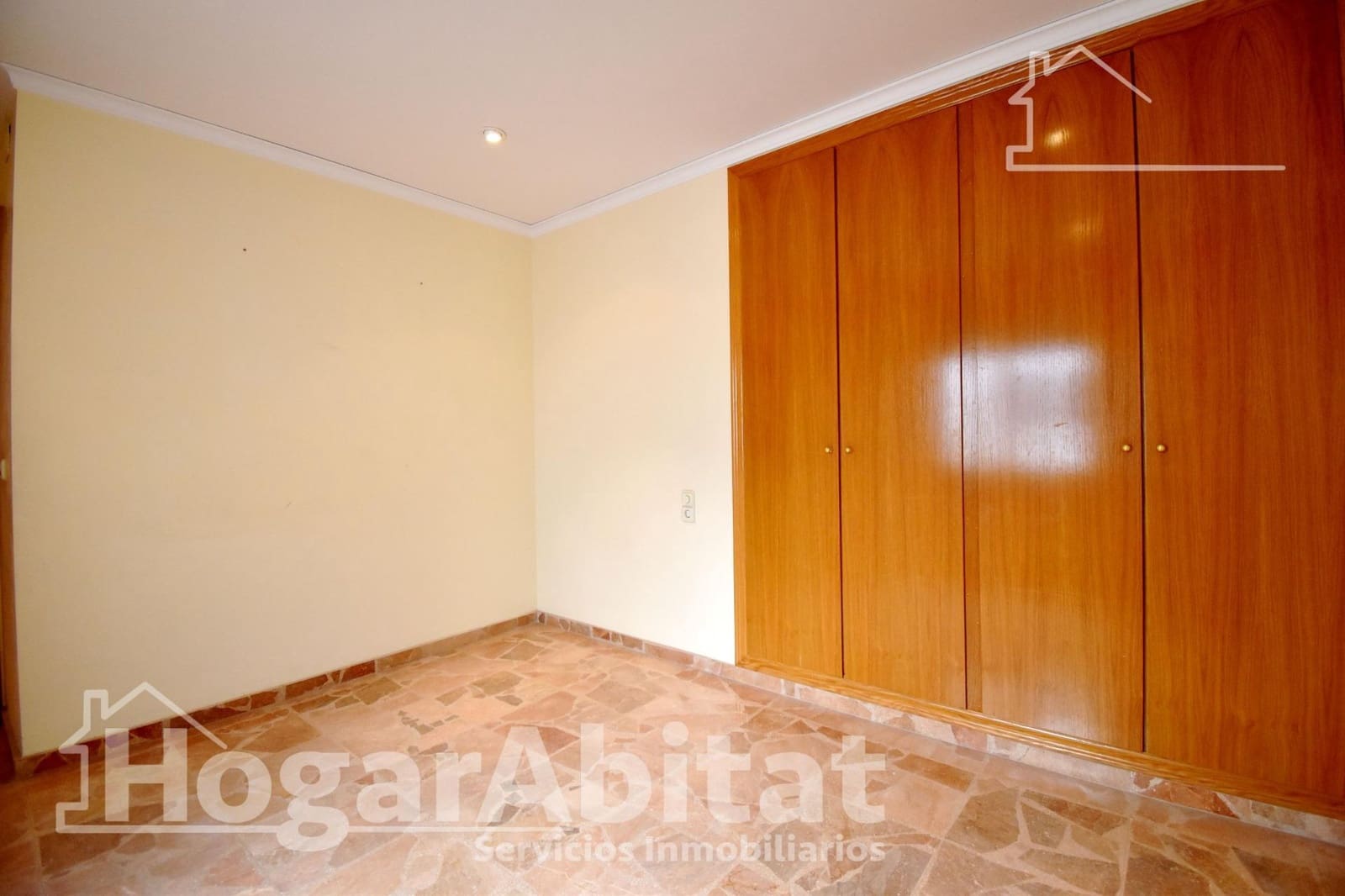 5 bedroom Flat for sale in Real de Gandia - € 165,000 (Ref: 9788456)