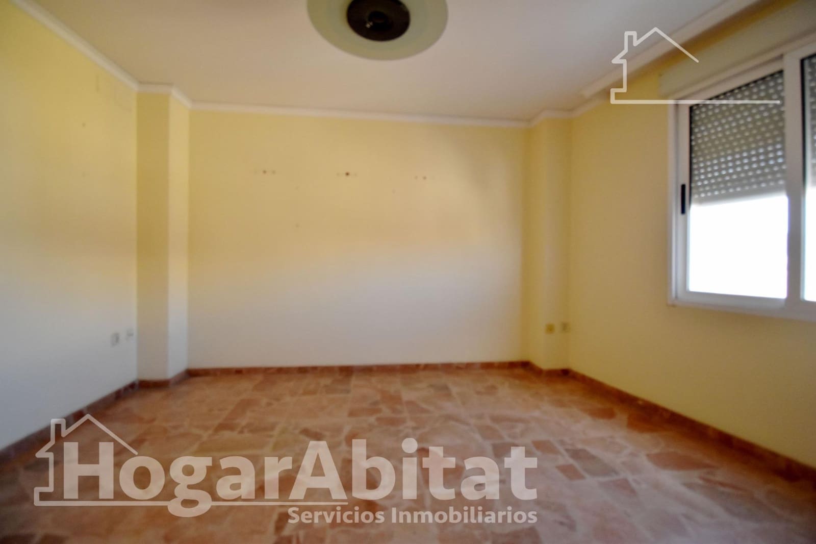 5 bedroom Flat for sale in Real de Gandia - € 165,000 (Ref: 9788456)