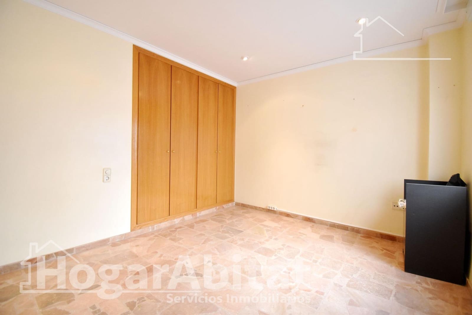 5 bedroom Flat for sale in Real de Gandia - € 165,000 (Ref: 9788456)