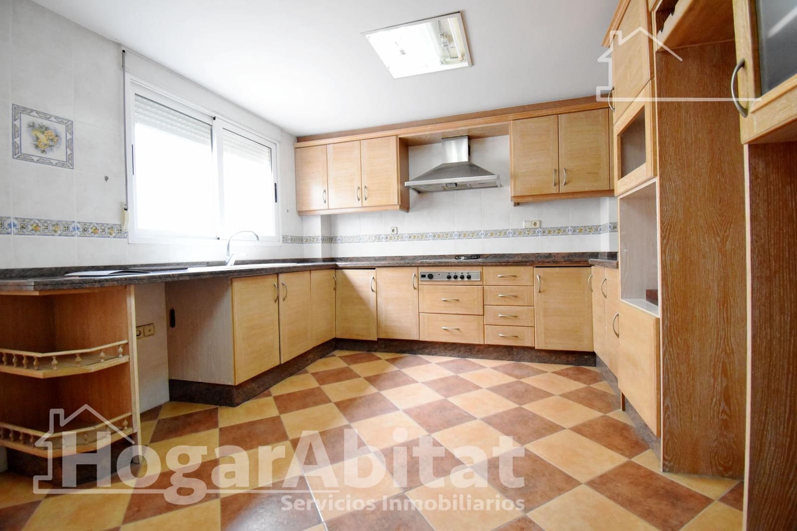 5 bedroom Flat for sale in Real de Gandia - € 165,000 (Ref: 9788456)