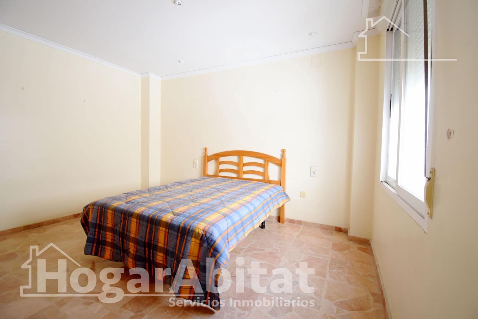 5 bedroom Flat for sale in Real de Gandia - € 165,000 (Ref: 9788456)