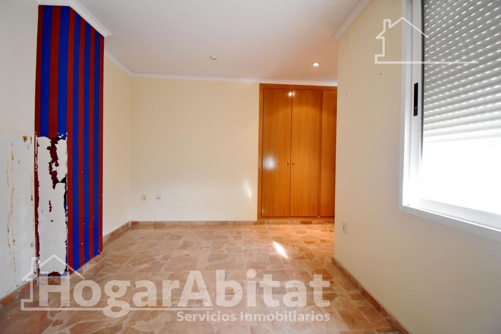 5 bedroom Flat for sale in Real de Gandia - € 165,000 (Ref: 9788456)
