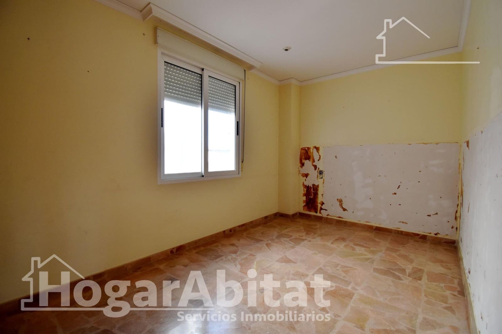 5 bedroom Flat for sale in Real de Gandia - € 165,000 (Ref: 9788456)