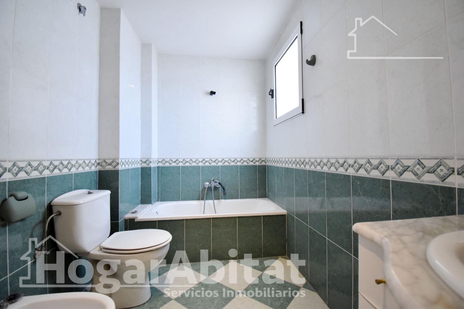 5 bedroom Flat for sale in Real de Gandia - € 165,000 (Ref: 9788456)