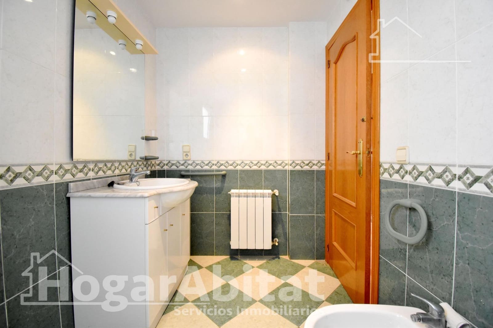 5 bedroom Flat for sale in Real de Gandia - € 165,000 (Ref: 9788456)