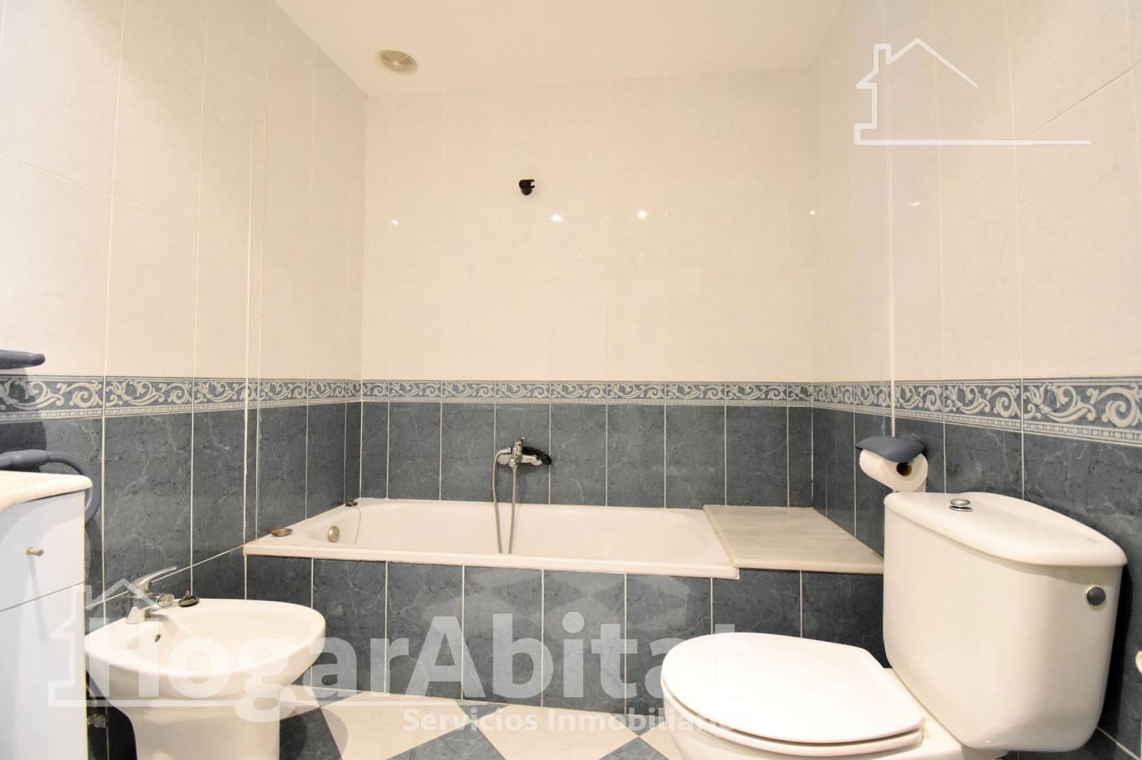 5 bedroom Flat for sale in Real de Gandia - € 165,000 (Ref: 9788456)
