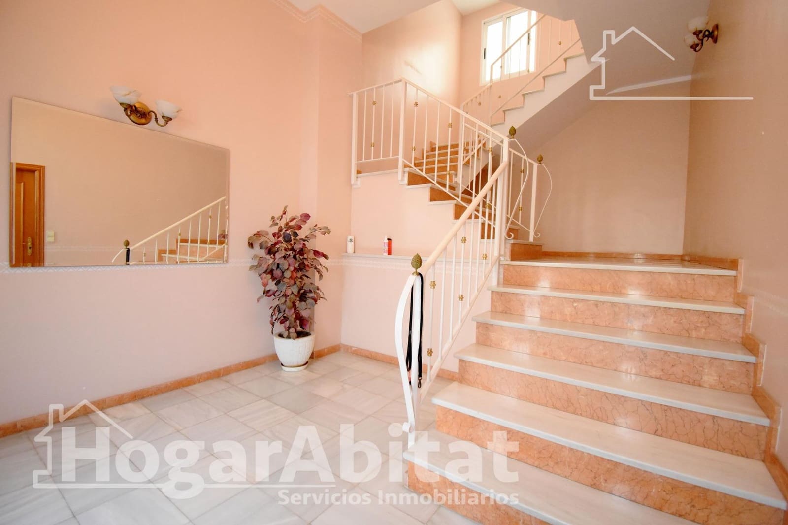 5 bedroom Flat for sale in Real de Gandia - € 165,000 (Ref: 9788456)