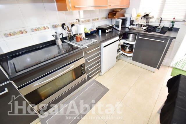 4 soverom Rekkehus til salgs i Chilches med svømmebasseng garasje - € 425 000 (Ref: 9791101)