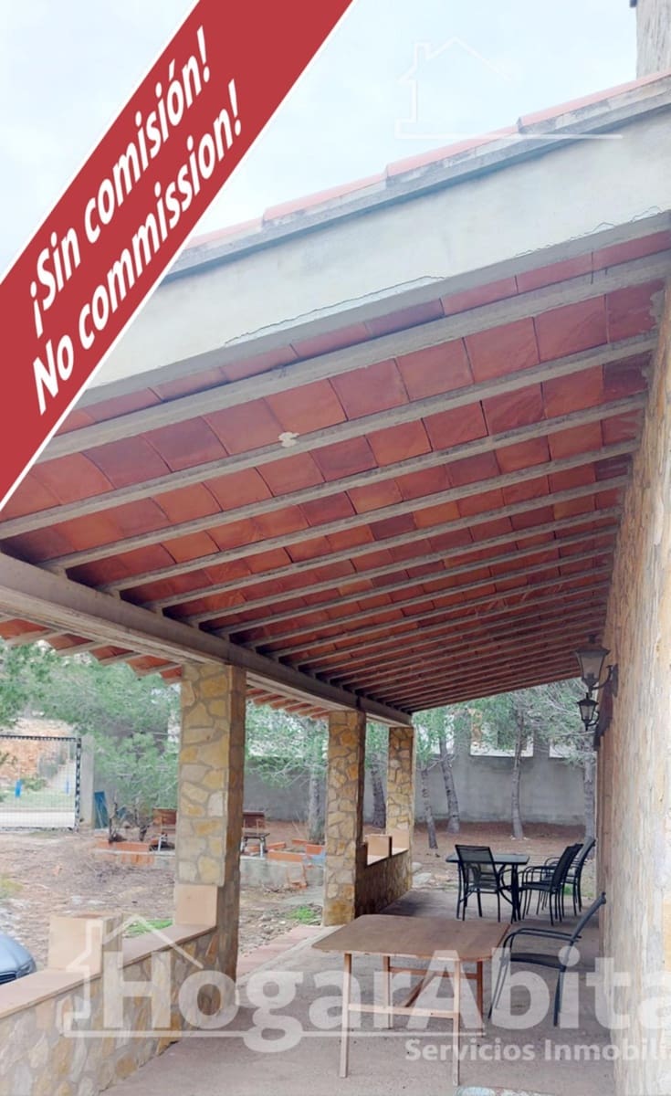 4 bedroom Villa for sale in Casinos with garage - € 250,000 (Ref: 9791117)