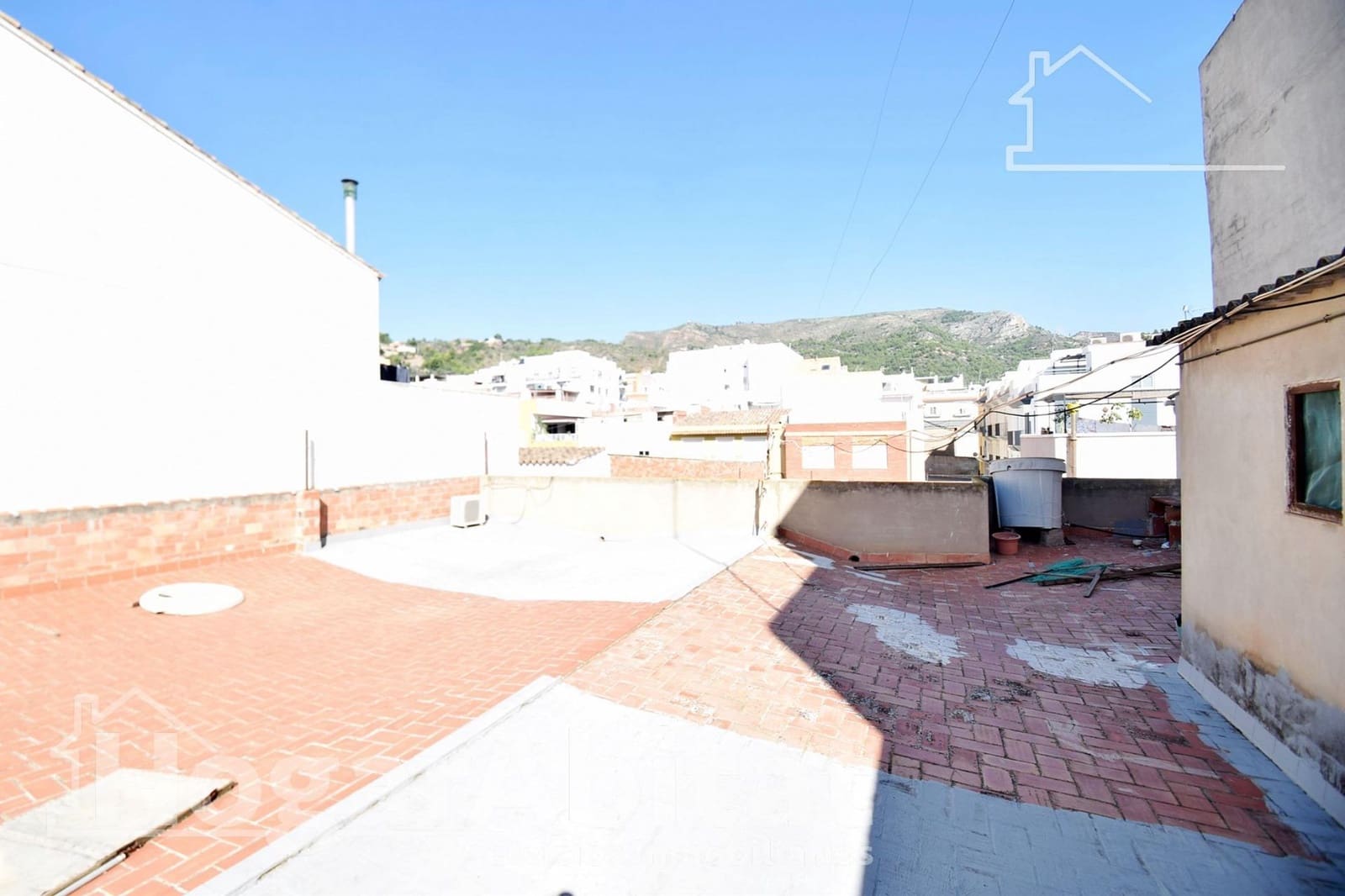 8 bedroom Townhouse for sale in La Vall d'Uixo - € 270,000 (Ref: 9791118)