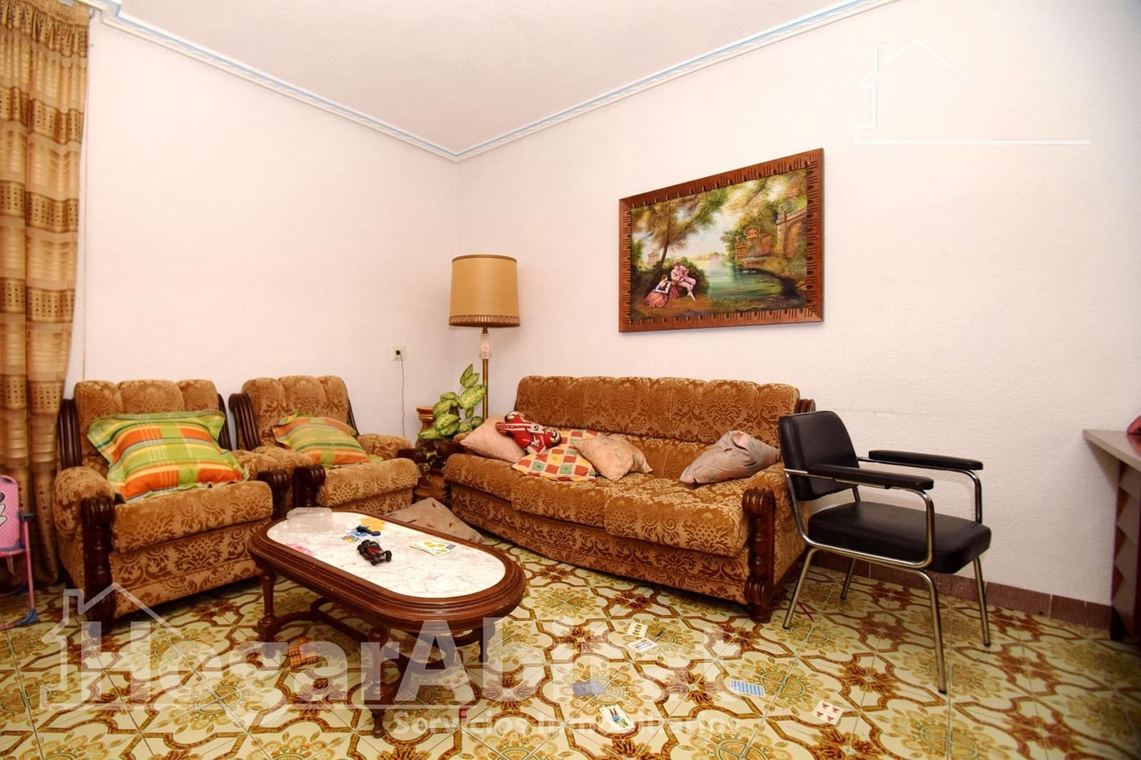 8 bedroom Townhouse for sale in La Vall d'Uixo - € 270,000 (Ref: 9791118)