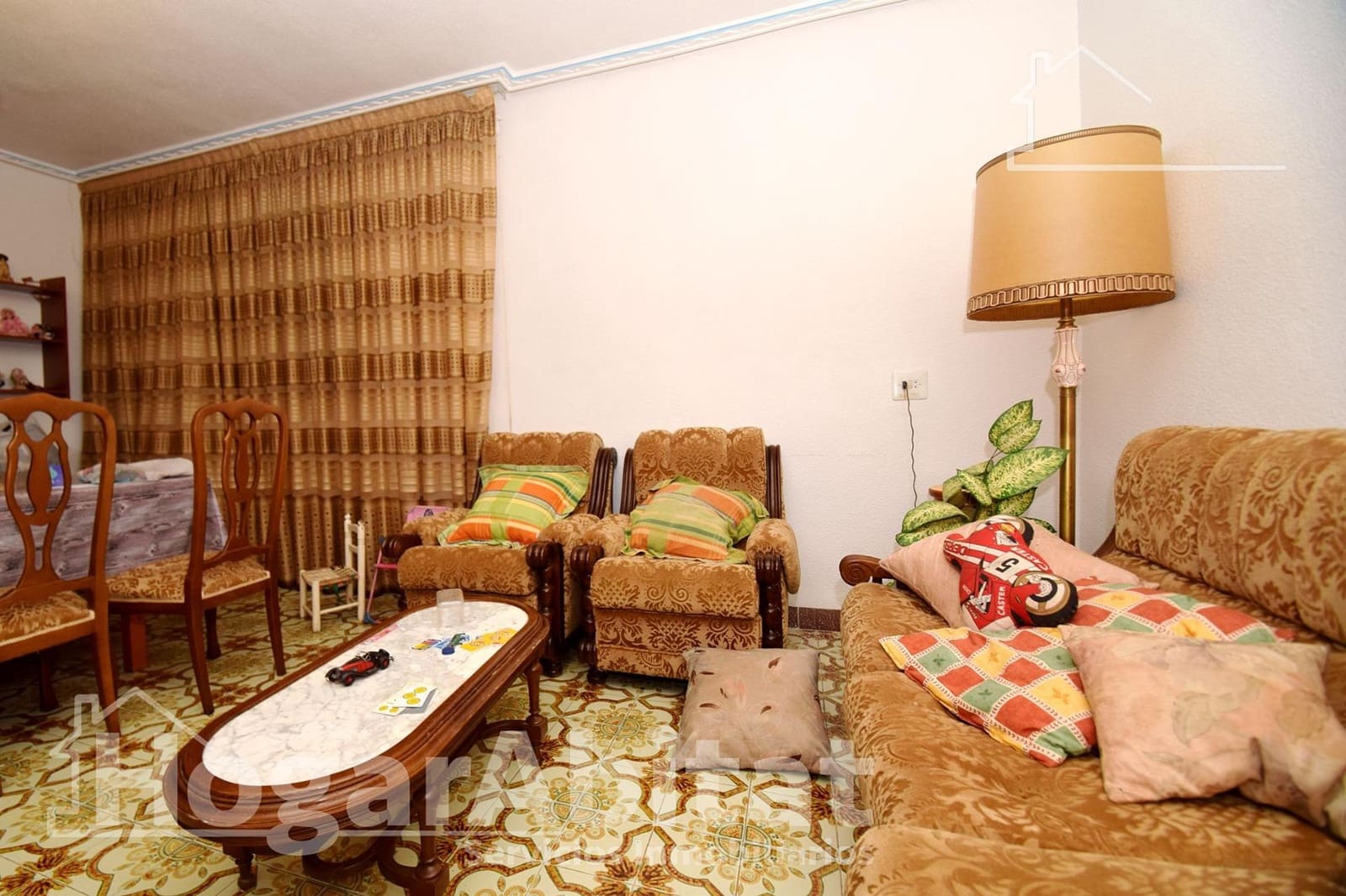 8 bedroom Townhouse for sale in La Vall d'Uixo - € 270,000 (Ref: 9791118)