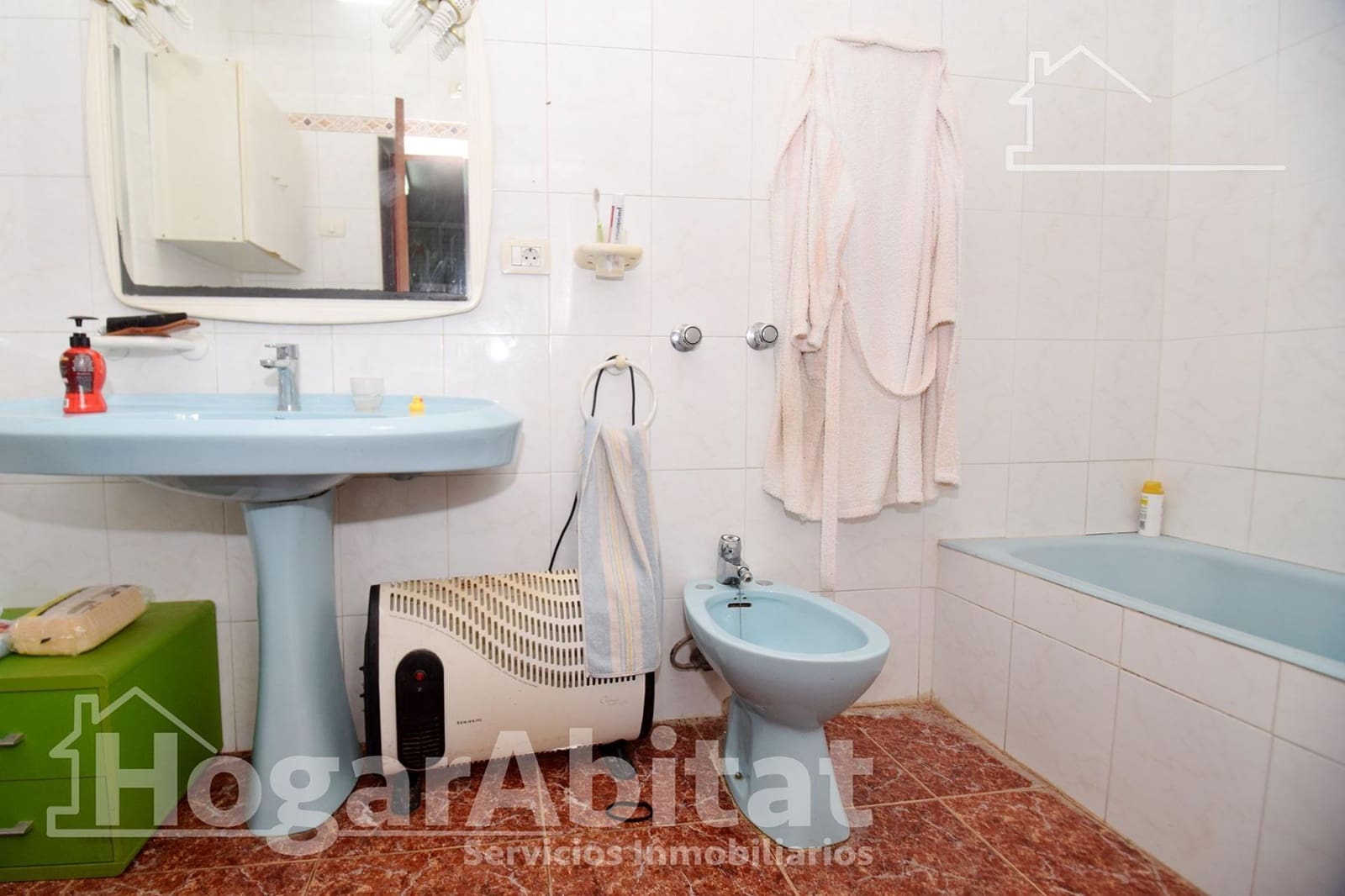 8 bedroom Townhouse for sale in La Vall d'Uixo - € 270,000 (Ref: 9791118)