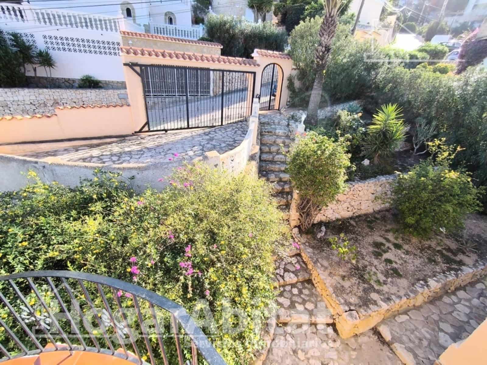 Chalet de 4 habitaciones en Calpe / Calp en venta con piscina garaje - 490.000 € (Ref: 9794708)