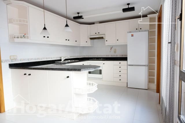 6 soveværelse Byhus til salg i Les Coves de Vinromà med garage - € 220.000 (Ref: 9794729)