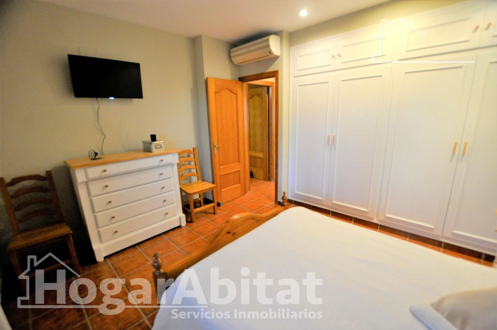 5 sypialnia Willa na sprzedaż w Riba-roja de Turia z basenem garażem - 495 000 € (Ref: 9797161)