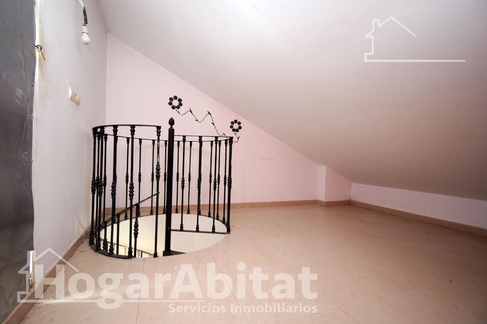 4 makuuhuone Asunto myytävänä paikassa Lliria - 220 000 € (Ref: 9797162)