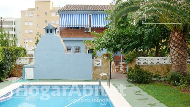 Chalet de 4 habitaciones en Moncofa en venta con piscina garaje - 410.000 € (Ref: 9797168)