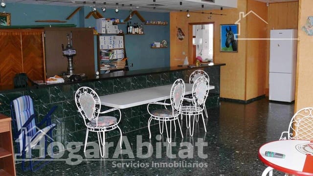 Chalet de 4 habitaciones en Moncofa en venta con piscina garaje - 410.000 € (Ref: 9797168)