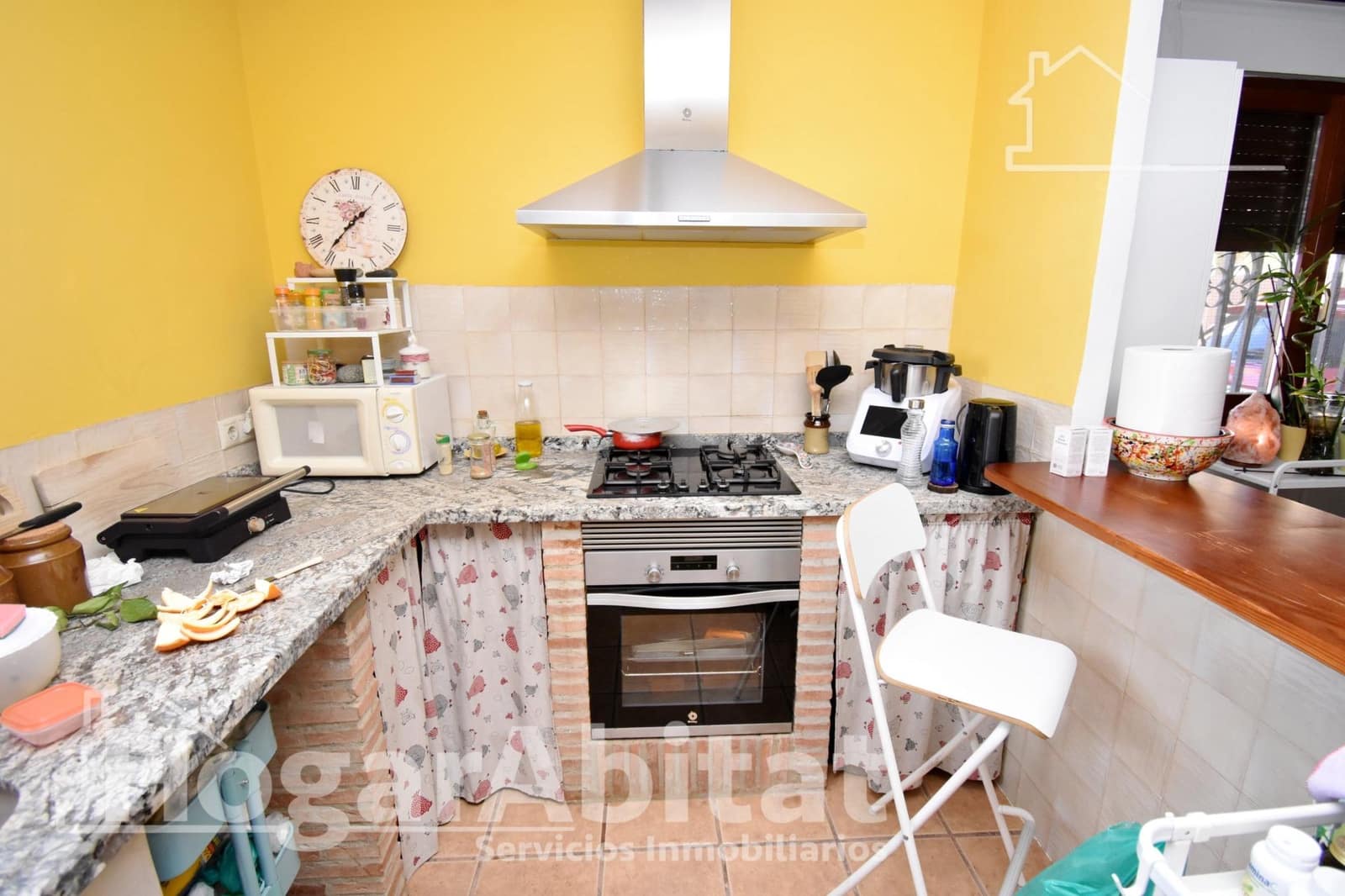 6 bedroom Villa for sale in Picassent with pool garage - € 330,000 (Ref: 9797173)