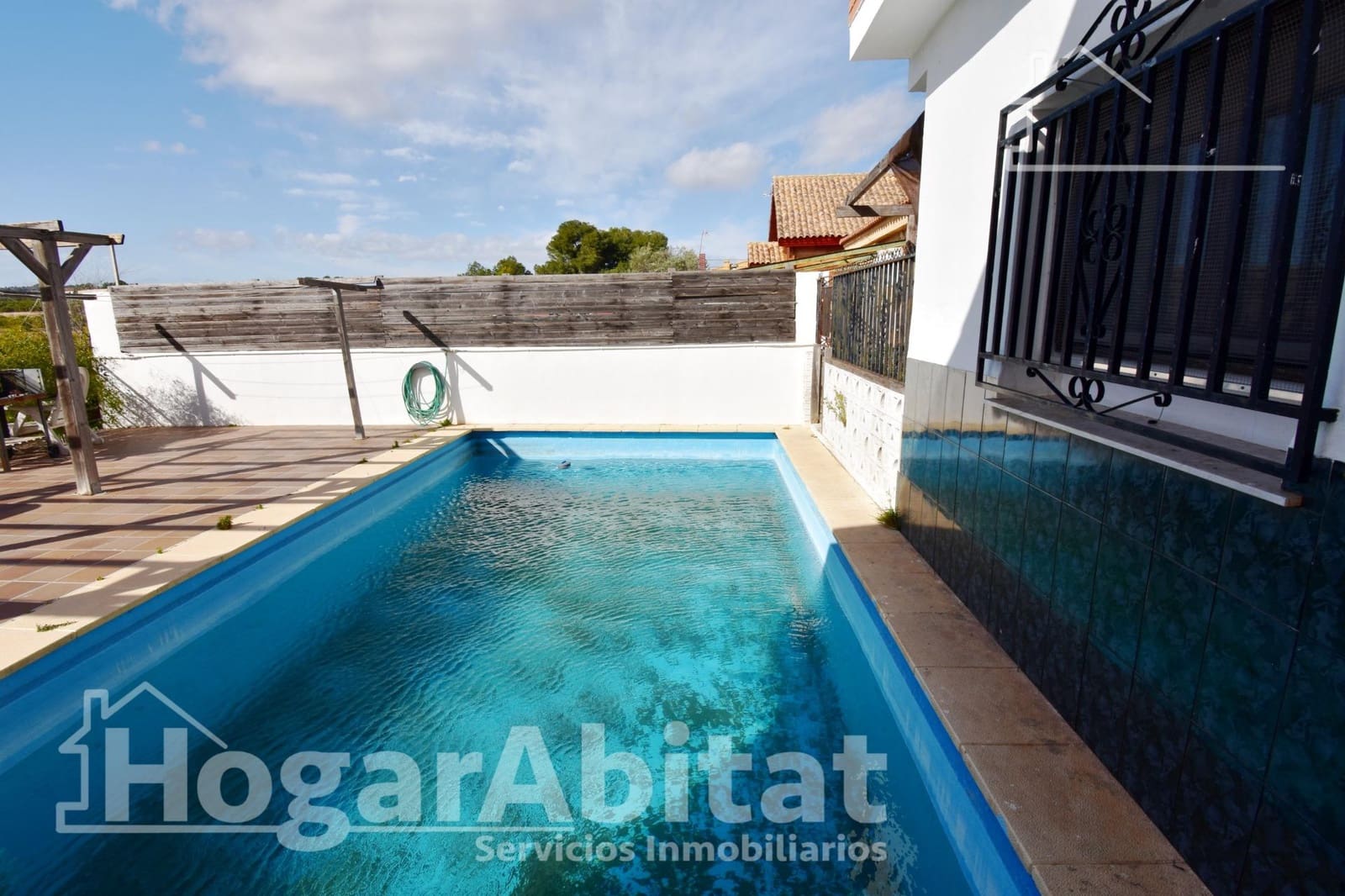 6 bedroom Villa for sale in Picassent with pool garage - € 330,000 (Ref: 9797173)