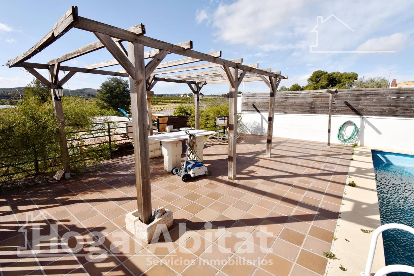 6 bedroom Villa for sale in Picassent with pool garage - € 330,000 (Ref: 9797173)