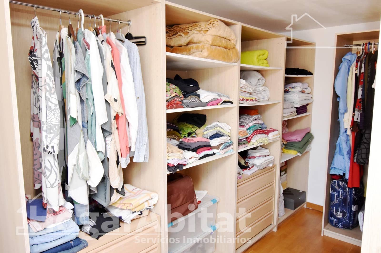 6 bedroom Villa for sale in Picassent with pool garage - € 330,000 (Ref: 9797173)