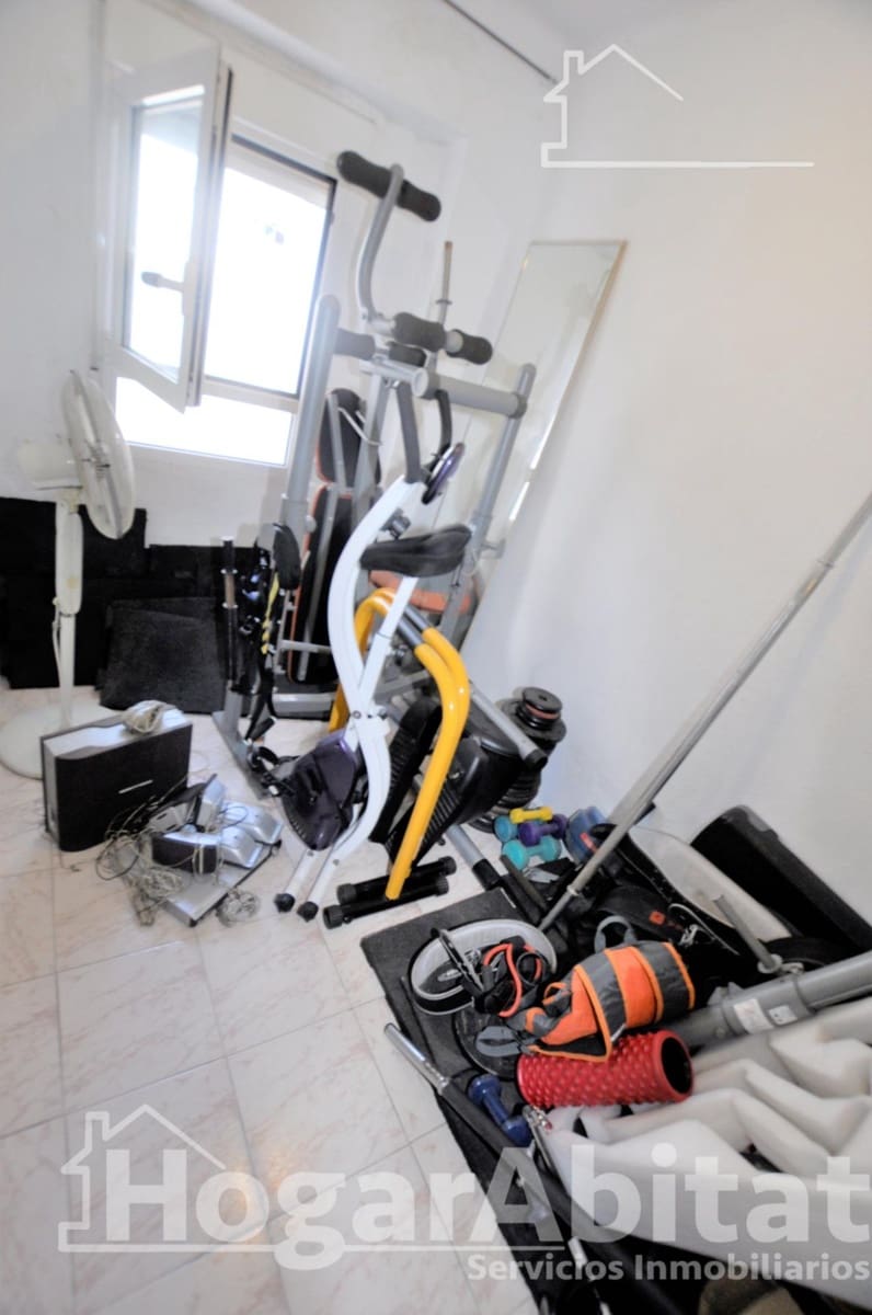 Piso de 3 habitaciones en Xirivella en venta - 160.000 € (Ref: 9797176)