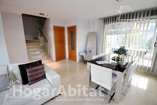 4 soveværelse Rækkehus til salg i Burriana / Borriana med swimmingpool garage - € 450.000 (Ref: 9797180)