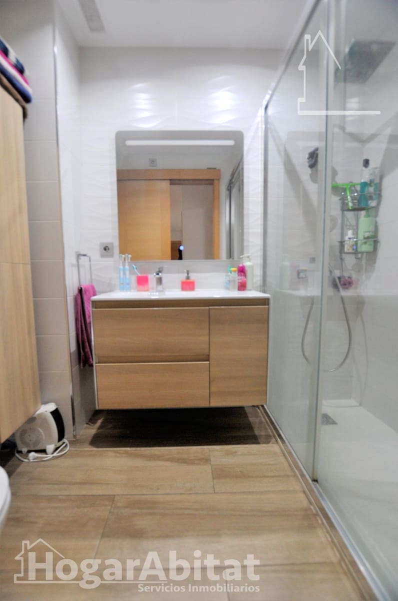 3 bedroom Flat for sale in Alaquas with garage - € 215,000 (Ref: 9797186)