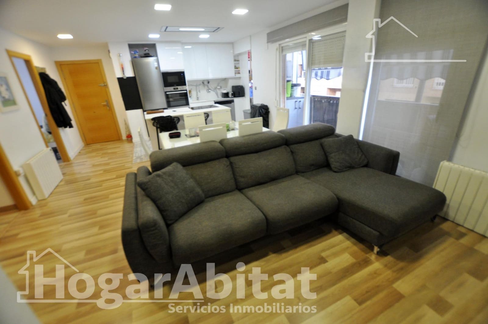 3 bedroom Flat for sale in Alaquas with garage - € 215,000 (Ref: 9797186)
