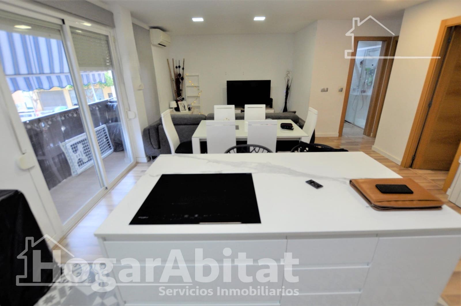 3 bedroom Flat for sale in Alaquas with garage - € 215,000 (Ref: 9797186)