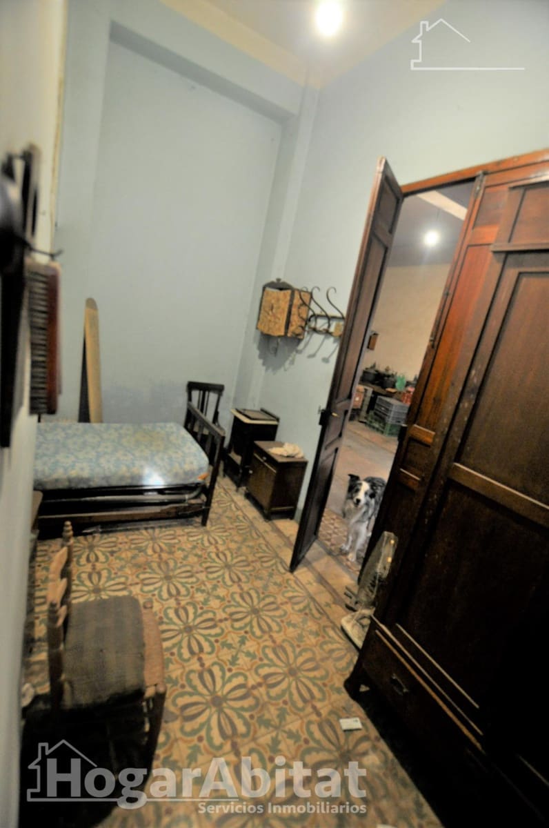 5 bedroom Townhouse for sale in Xirivella with garage - € 260,000 (Ref: 9797201)