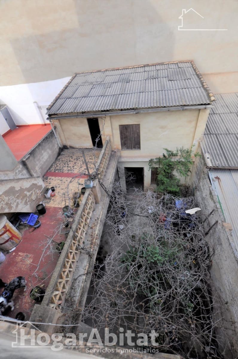 5 bedroom Townhouse for sale in Xirivella with garage - € 260,000 (Ref: 9797201)