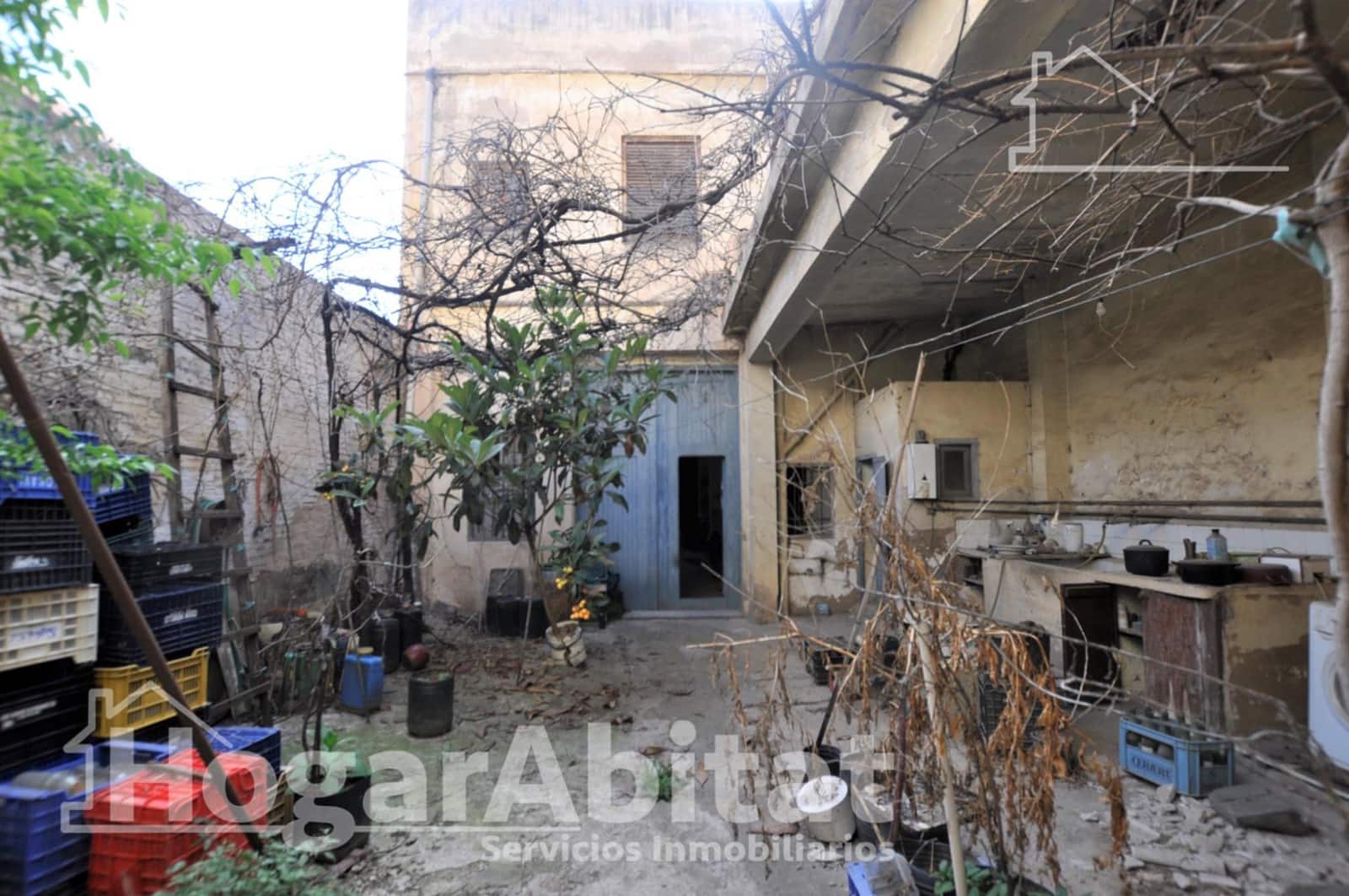 5 bedroom Townhouse for sale in Xirivella with garage - € 260,000 (Ref: 9797201)