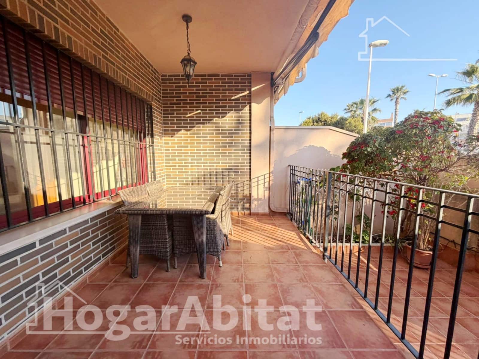 4 soverom Rekkehus til salgs i Sagunto / Sagunt med garasje - € 350 000 (Ref: 9799344)