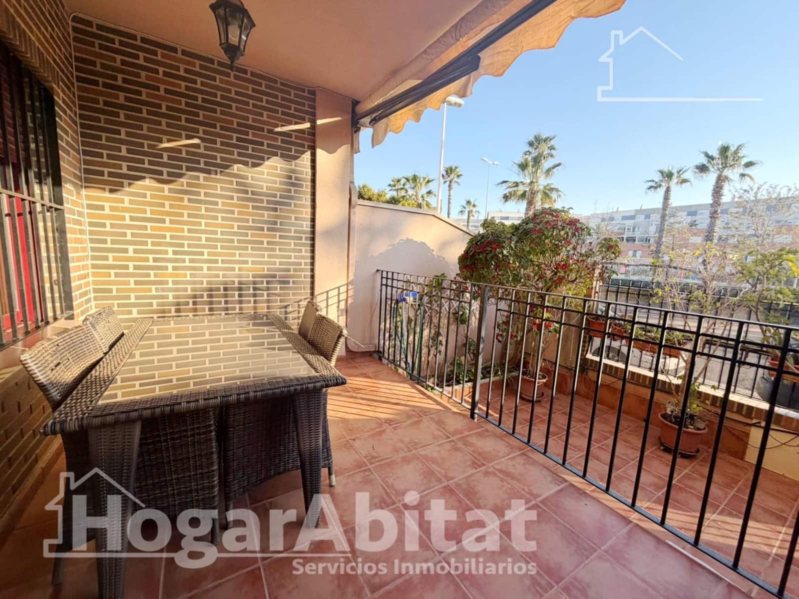 4 soverom Rekkehus til salgs i Sagunto / Sagunt med garasje - € 350 000 (Ref: 9799344)