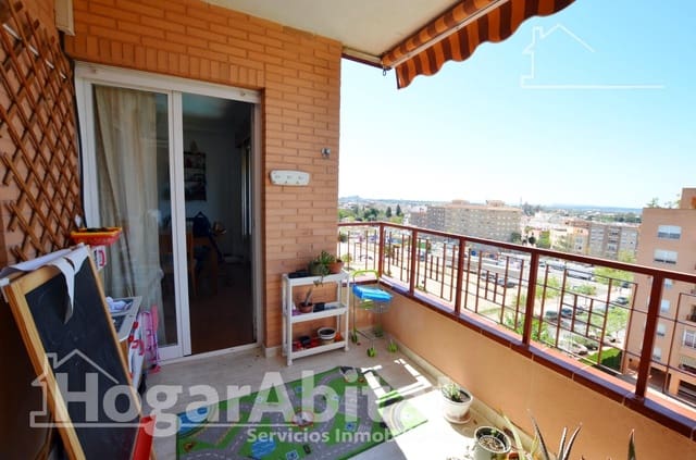 3 makuuhuone Asunto myytävänä paikassa San Vicente / Sant Vicent del Raspeig mukana uima-altaan 
autotalli - 300 000 € (Ref: 9799351)