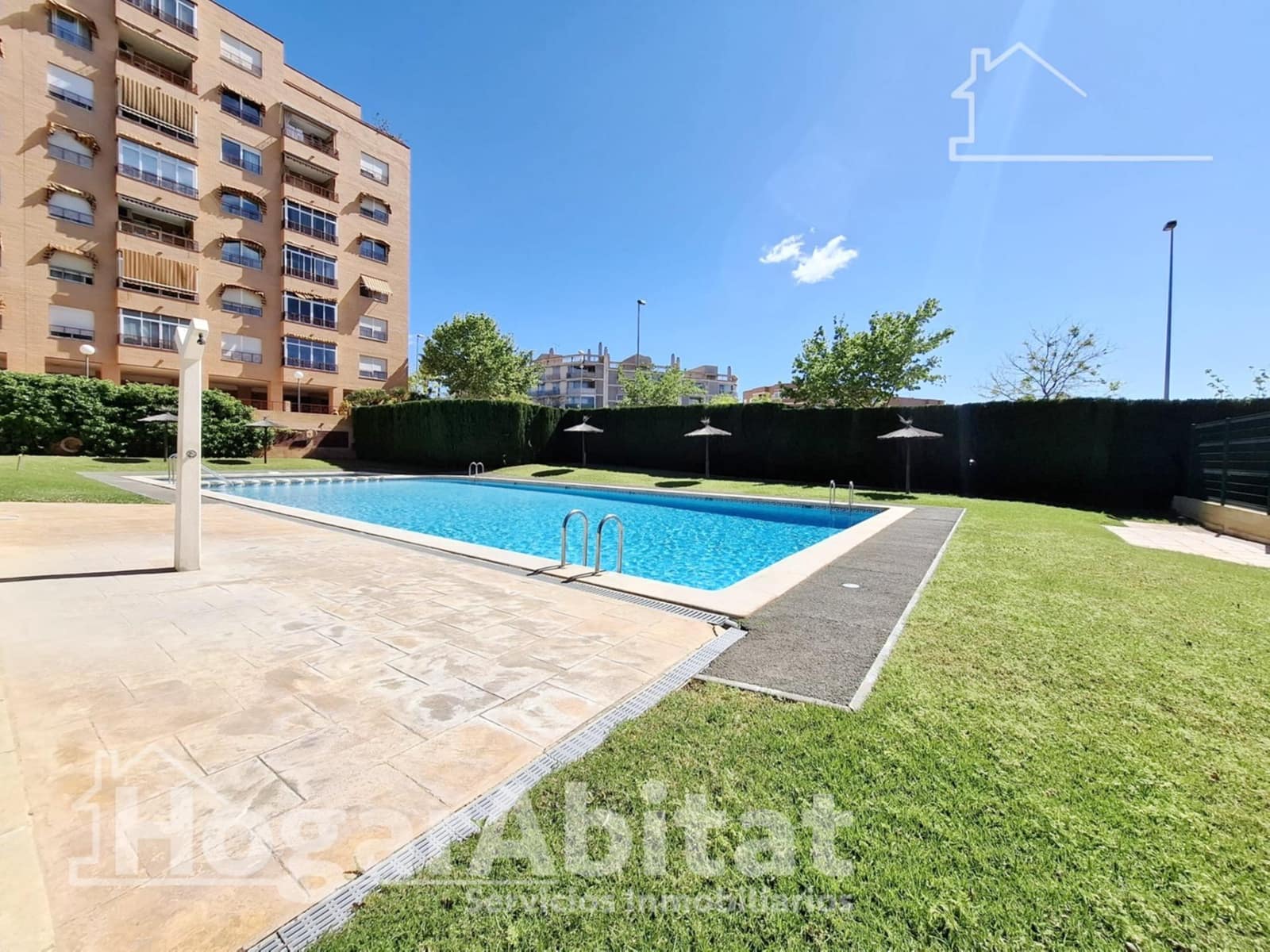 3 makuuhuone Asunto myytävänä paikassa San Vicente / Sant Vicent del Raspeig mukana uima-altaan 
autotalli - 300 000 € (Ref: 9799351)