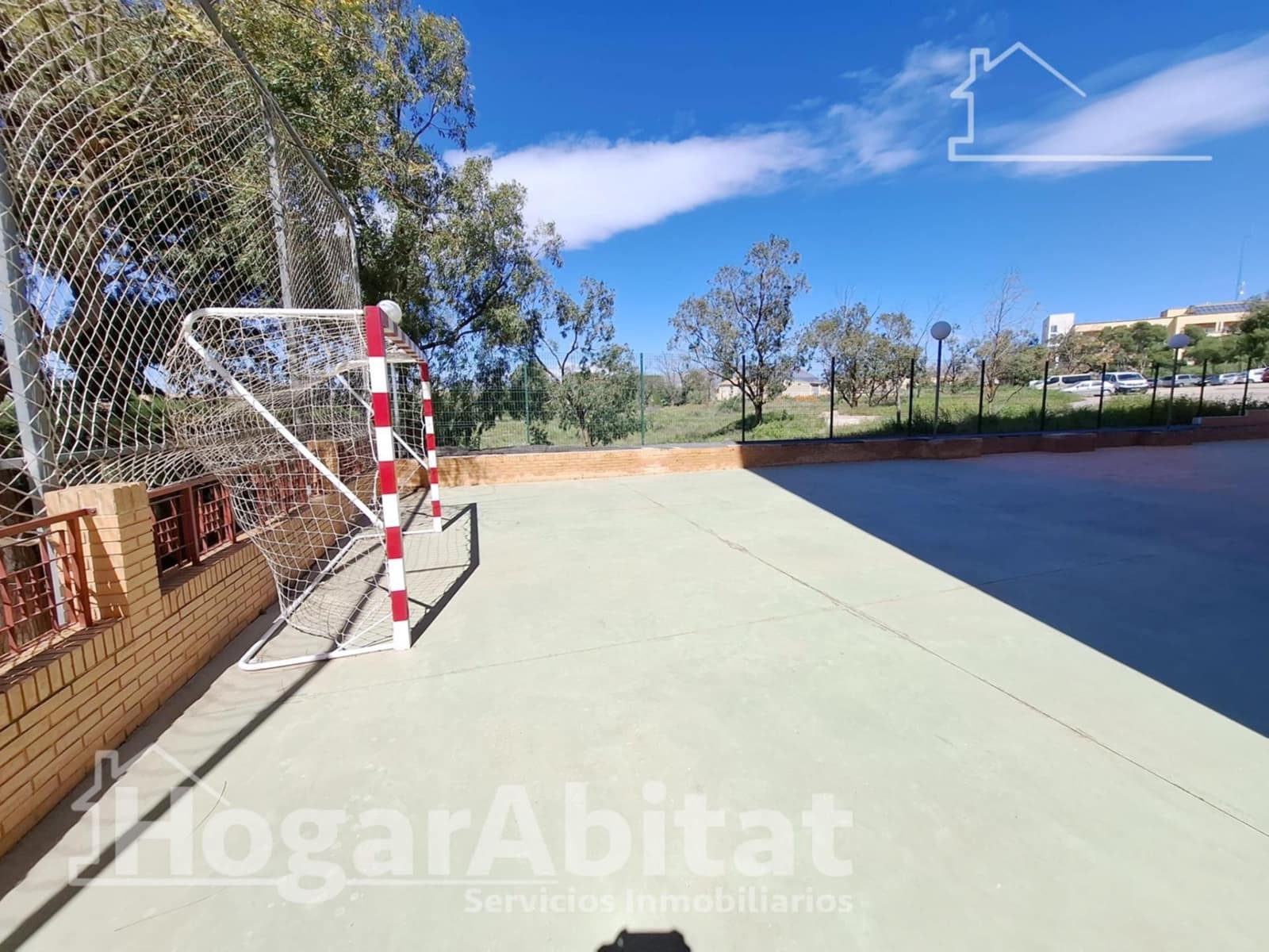 3 makuuhuone Asunto myytävänä paikassa San Vicente / Sant Vicent del Raspeig mukana uima-altaan 
autotalli - 300 000 € (Ref: 9799351)