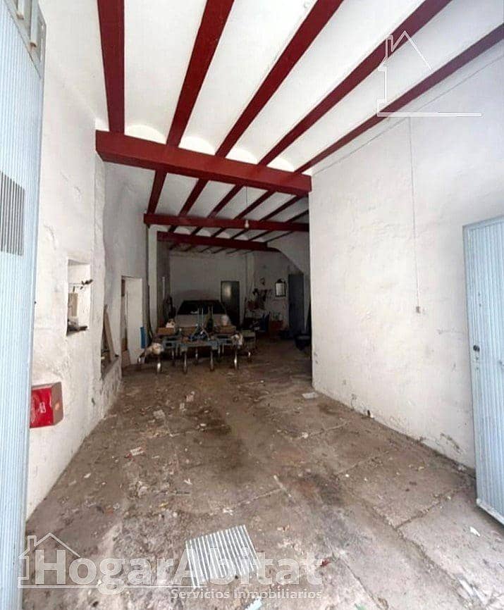 5 bedroom Townhouse for sale in Chiva with garage - € 164,000 (Ref: 9799357)